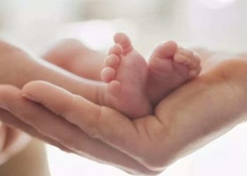 हरिद्वार में महिला ने सड़क पर दिया बच्चे को जन्म, सुनिए डॉक्टर ने क्या कहा