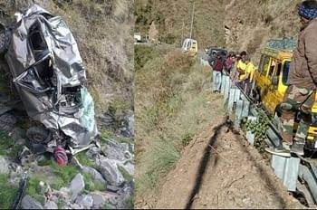 हादसा: खाई में वाहन गिरने से तीन बच्चों की दर्दनाक मौत