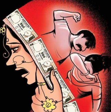 दहेज मांगने पर मुकदमा:पति समेत तीन के खिलाफ दहेज उत्पीड़न का मुकदमा दर्ज