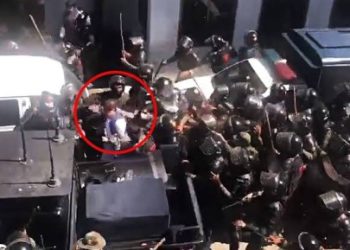 बिग ब्रेकिंग: इमरान खान गिरफ्तार