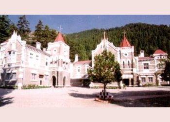 हाई कोर्ट न्यूज़: उत्तराखंड में अनियंत्रित पर्यटकों पर हाईकोर्ट सख्त