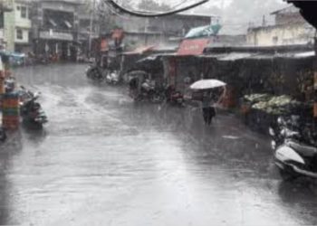 मौसम अपडेट: अगले 72 घंटे भारी बारिश की चेतावनी रेड अलर्ट जारी