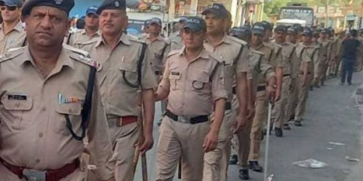 ब्रेकिंग न्यूज: महापंचायत को लेकर पुरोला शहर छावनी में तब्दील