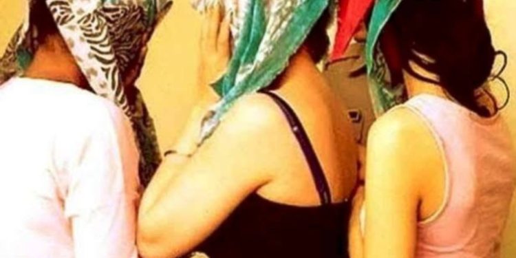 बड़ी खबर: स्पा सेंटर में चल रहे सेक्स रैकेट का भंडाफोड़, संचालक गिरफ्तार