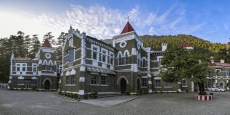 बड़ी खबर: विधायक की हिमाकत,सरकारी भूमि पर बना दी 5 मंजिल इमारत