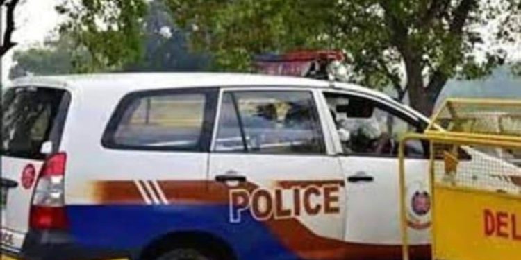 बड़ी खबर: रक्षक ही बना लुटेरा