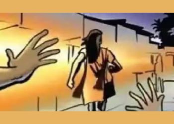 शर्मनाक: मंदिर के पुजारी की हरकत पर लोगों ने किया जमकर हंगामा