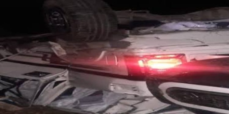 हादसा: कार के खाई में गिरने से 2 की मौत 8 गंभीर घायल