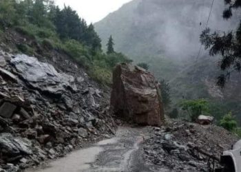 बड़ी खबर: आफत की बारिश ने किया चक्का जाम, 449 सड़के बंद यात्रा प्रभावित