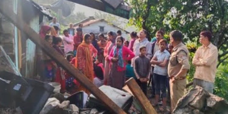 हादसा : मकान की दीवार गिरने से दो बच्चों की दर्दनाक मौत