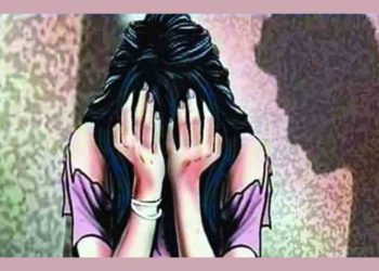 शर्मनाक : सेवानिवृत्त CMO और लिपिक पर महिला कर्मचारी ने लगाया छेड़छाड़ और उत्पीड़न का आरोप………