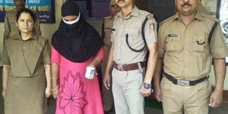 अवैध कारोबार: पुलिस ने दबोचा शातिर तस्कर को