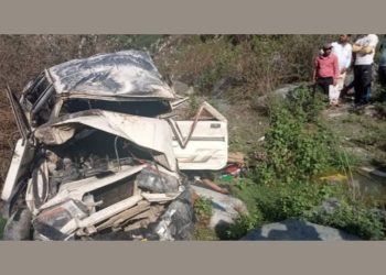 हादसा : बोलेरो के खाई में गिरने से दो घायल और दो की मौत