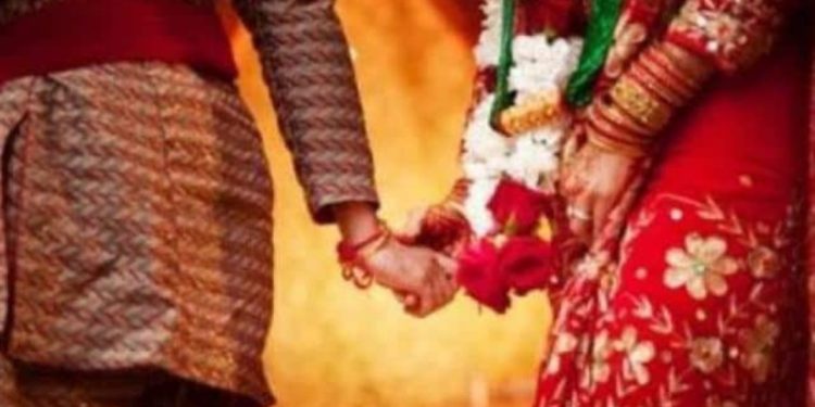 शर्मनाक : रिश्तों को तार तार करते हुए भाई बहन ने रक्षाबंधन से पहले भाग कर की शादी