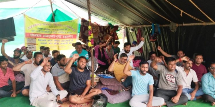 बड़ी खबर : कोविड कर्मचारियों के समर्थन मे पहुंचा पर्वतजन फाउंडेशन