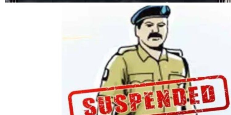 ताजा खबर : अवैध वसूली करने वाले दो सिपाहियों को आबकारी आयुक्त ने किया सस्पेंड