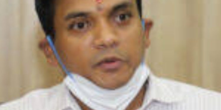 चेतावनी : स्वास्थ्य महानिदेशक सहित कई डॉक्टर को थमाया स्वास्थ्य सचिव ने नोटिस……