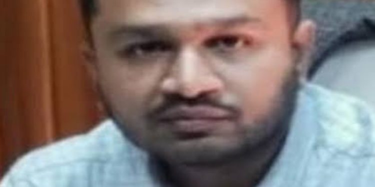 कार्यवाही :  निलंबित अधिकारी की मुश्किलें और बढ़ीं,  जारी हुआ……