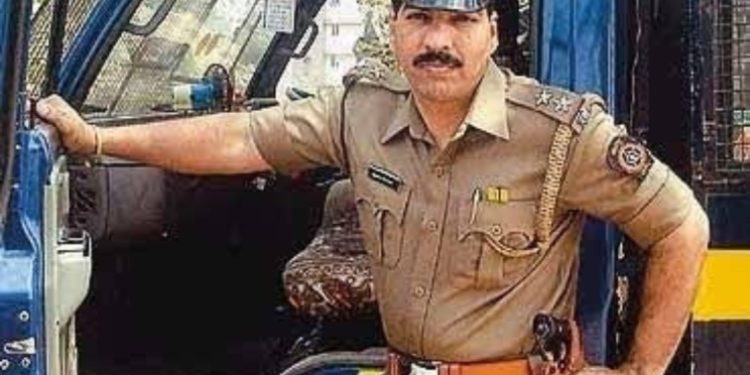 एक्शन : एनकाउटंर किंग दया नायक की एक और उपलब्धि पकड़ी करोड़ों रुपए की ड्रग्स