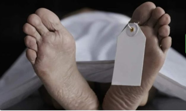 हादसा  : भतीजे संग बहू को रंगरलियां मनाते देख ससुर ने त्यागे प्राण, जानिए पूरा वाकया…