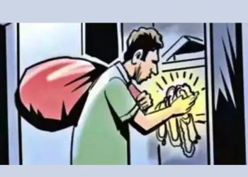 लेने के देने: चप्पल के चक्कर में पहुंचा हवालात