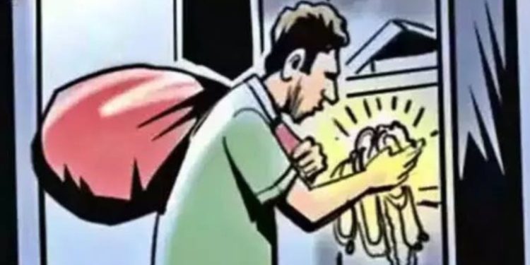 लेने के देने: चप्पल के चक्कर में पहुंचा हवालात