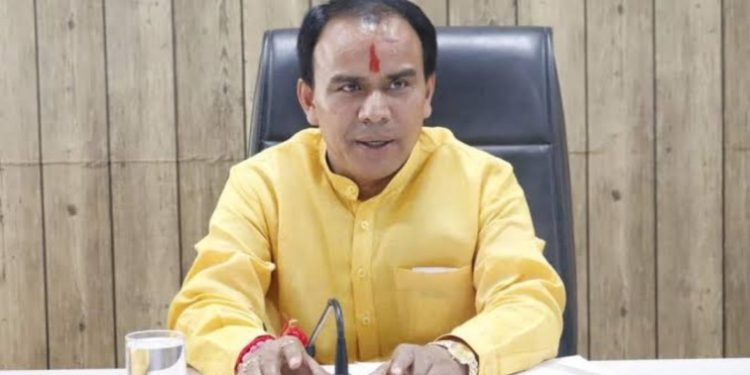 बड़ा फैसला : आयुष्मान कार्ड, वोटर कार्ड से बनाए जाने का प्रस्ताव जल्दी ही कैबिनेट में लाया जाएगा……