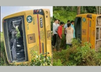 बड़ी खबर: लालकुआं में DPS स्कूल की  बस पलटी, सभी सुरक्षित….…