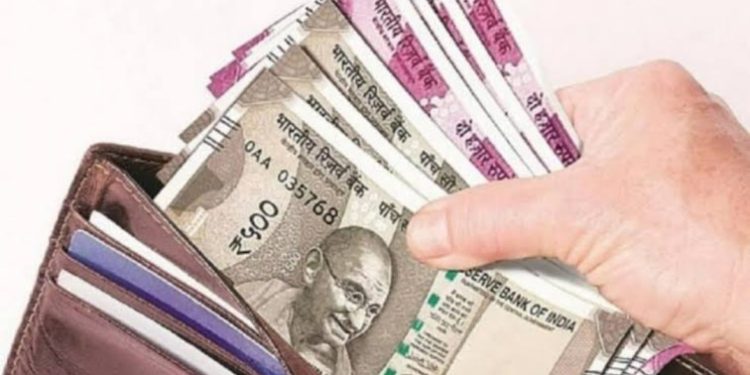 तोहफा : 4% बढ़ोतरी के साथ केंद्रीय कर्मचारियों का महंगाई भत्ता बढ़ेगा……..