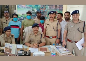 कामयाबी : पुलिस ने किया गे-सेक्स के शौकीन लड़कों को लूटने वाले गिरोह का भंडाफोड़………