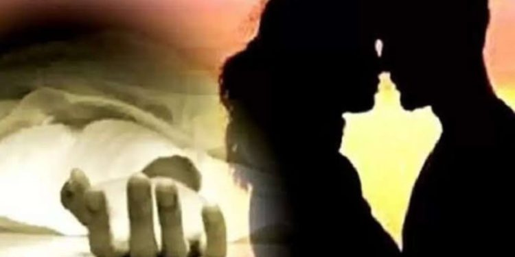 अजब फैसला : पत्नी ने लंदन में रह रहे पति से विडियो कॉल पर बात करते हुए की आत्महत्या