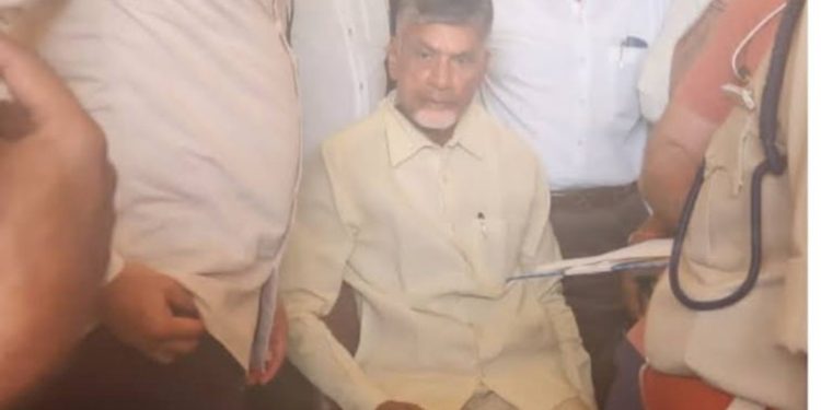 ब्रेकिंग न्यूज: पूर्व मुख्यमंत्री को किया गया करोड़ों रुपए का घोटाला करने के आरोप में आज सुबह गिरफ्तार……