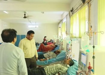 एक्शन : CMO समेत 4 डॉक्टर्स पर बड़ी कार्रवाई, वेतन रोकने सहित ये आदेश हुए जारी …..