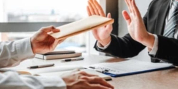 सज़ा : तीन वर्ष कैद सुनाई रिश्वतखोर इंजीनियर को….