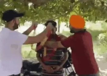 पहल : गले में हार डालकर किया पकड़े गए चोर का सम्मान