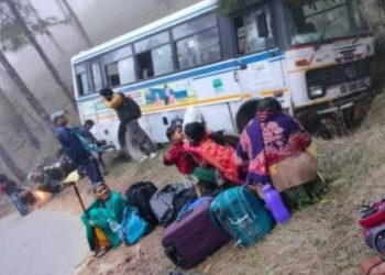 ब्रेकिंग न्यूज : आज सुबह फिर हुआ बस हादसा‌ सभी 20 यात्री सुरक्षित, जानिए कहां……..