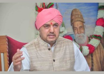 हैसियत : सैकड़ों हेक्टेयर के स्वामी महंत देवेंद्र दास का 3 बिस्वे के लिए ईमान क्यों डोलेगा…….