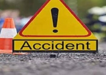 दुखद : कार दुर्घटना में  एक शिक्षक घायल और दूसरे की मौत होने से क्षेत्र में शोक
