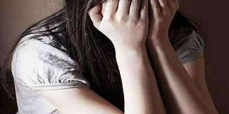 शर्मनाक : 70 स्कूली छात्राओं के अश्लील वीडियो वायरल होने से मचा हड़कंप, निजी स्कूल का है मामला……….