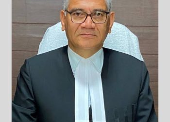 बड़ी खबर : राष्ट्रपति की मंजूरी के बाद गजट नोटिफिकेशन जारी करते हुए वरिष्ठ न्यायाधीश मनोज कुमार तिवारी को बनाया गया उत्तराखंड हाई कोर्ट का कार्यवाहक मुख्य न्यायाधीश