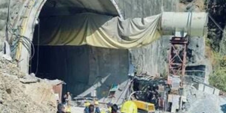 सराहनीय : सुरंग का काम 70% के करीब हुआ पूरा