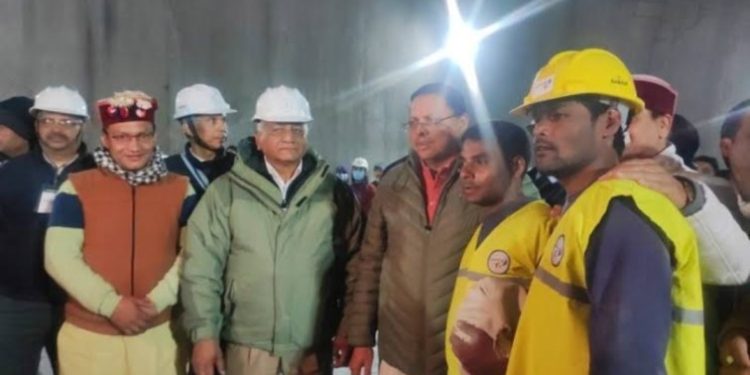 ब्रेकिंग न्यूज : मिशन जिंदगी कामयाब,17वें दिन सभी 41 श्रमिक आए सुरंग से सकुशल बाहर, सीएम धामी ने दी सभी को बधाई ।