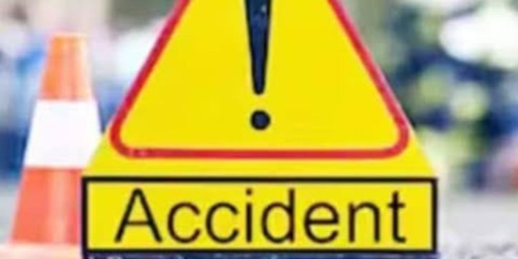 मातम : दर्दनाक हादसे में तीन की मौत दो घायल घर जा रहे थे त्योहार मनाने, जानिए कहां…..