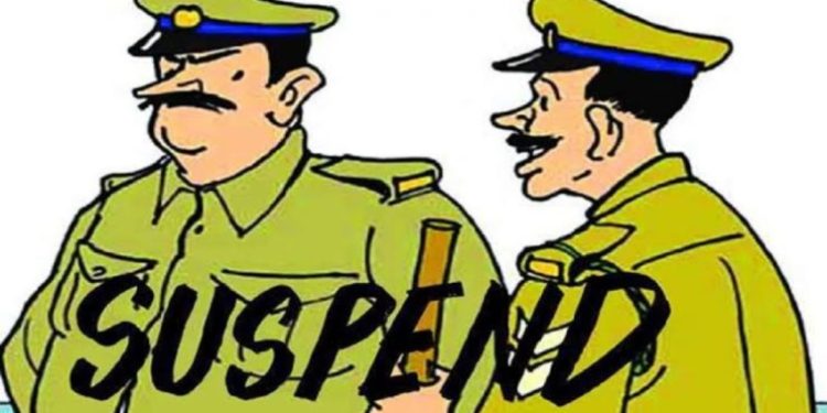 बड़ी खबर : चौकी प्रभारी और सिपाही को रिश्वत लेने के मामले में किया सस्पेंड