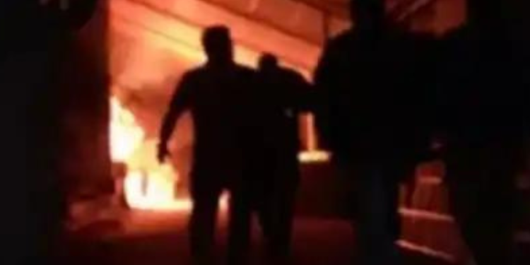 ब्रेकिंग न्यूज़ : गैस सिलेंडर में आग लगने से फैशन शो में मची भगदड़, बड़ा हादसा टला