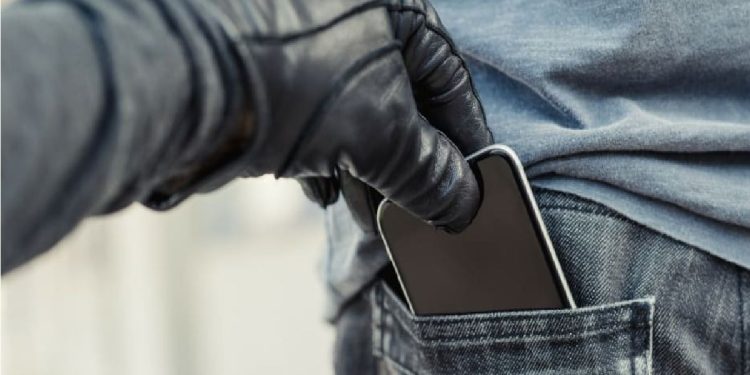 गजब : भाजपा विधायक जी का फोन ट्रेन में चोरी, चोर ने मांगे 500 रुपए लेकिन नहीं लौटाया फोन