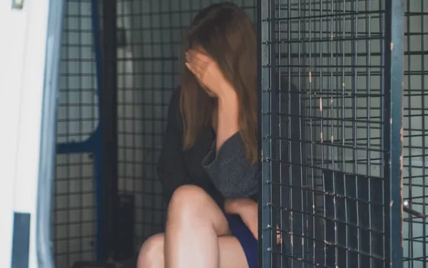 खौफनाक : पिता और 9 साल के भाई की हत्या कर युवती प्रेमी संग भागी हरिद्वार, शव के टुकड़े कर फ्रिज में ठूस दिए