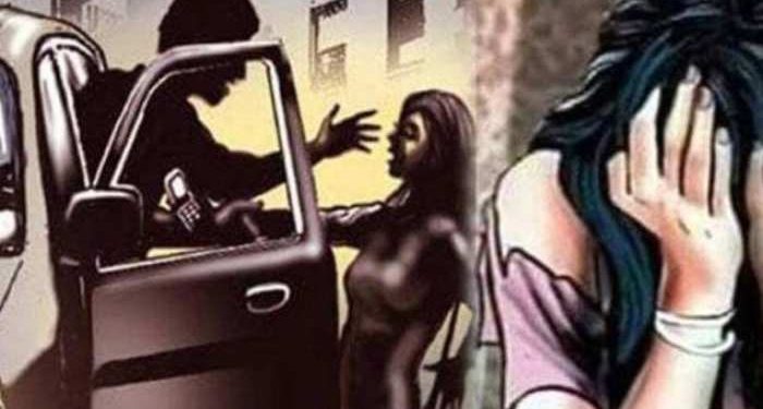 दुस्साहस : पति के साथ गई महिला को अगवा कर सामूहिक दुष्कर्म, गैंग रेप के बाद जंगल में छोड़कर भाग गए आरोपी