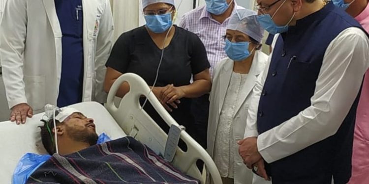 हेल्थ बुलेटिन : रुद्रप्रयाग सड़क दुर्घटना में घायलों को एयरलिफ्ट कर पहुंचाया एम्स, सीएम पहुंचे एम्स