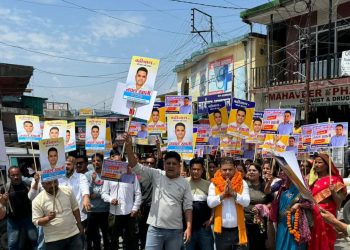 उपचुनाव : बद्रीनाथ सीट पर पत्रकार नवल खाली ने नामांकन किया दर्ज, भाजपा-कांग्रेस पर जमकर बरसे